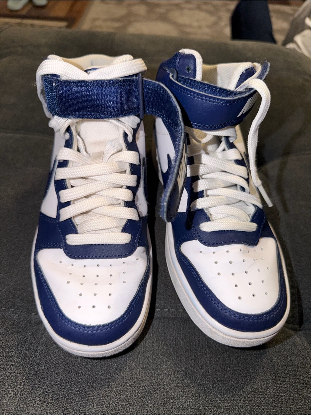 Kids Nike High-Top Sneakers in Navy and White size 3.5